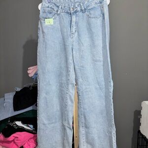 SHEIN Light Wash Straight Leg Jeans